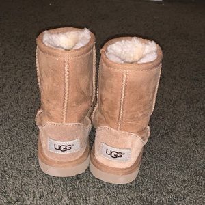 Girls Classic Uggs